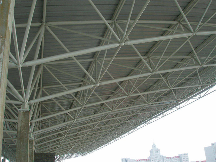 扬中学院体育场网架工程